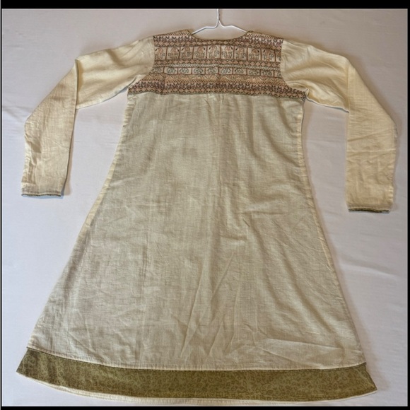 Women’s Small Linen Tunic Handmade In Bangladesh. Natural Color w/ Embroidery - Picture 2 of 8